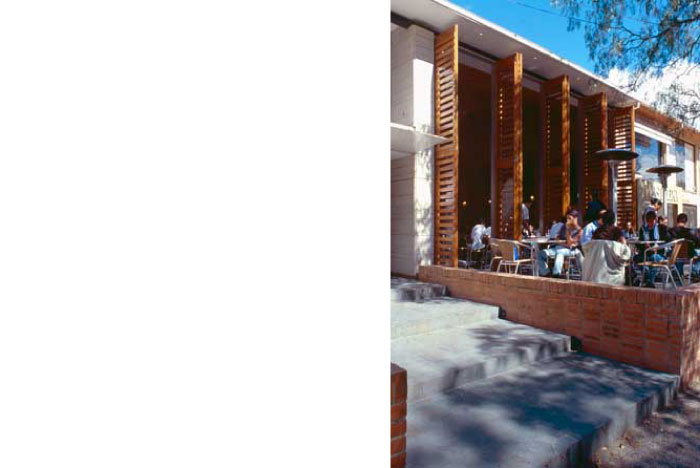 2 Crepes & Waffles Cll. 83